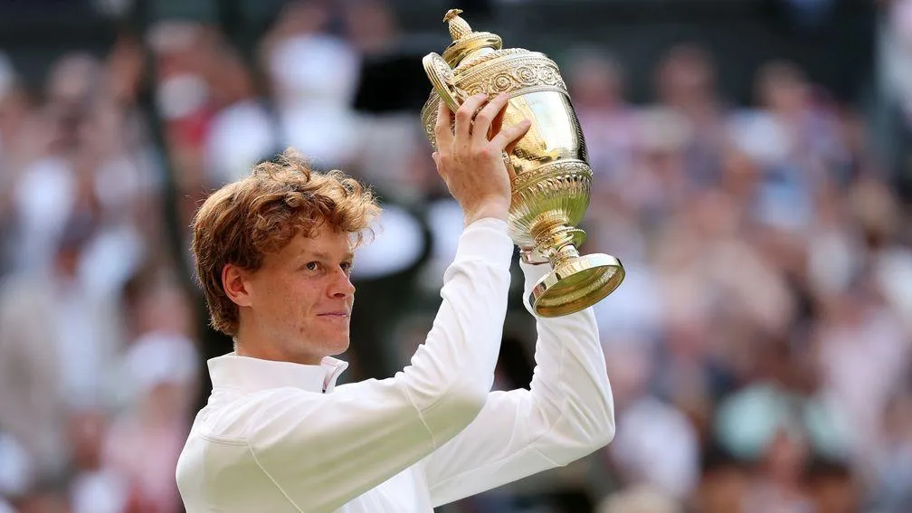 Foto sobre Jannik Sinner conquista su segundo Wimbledon tras remontar a Alexander Zverev y reafirma su dominio en el tenis mundial