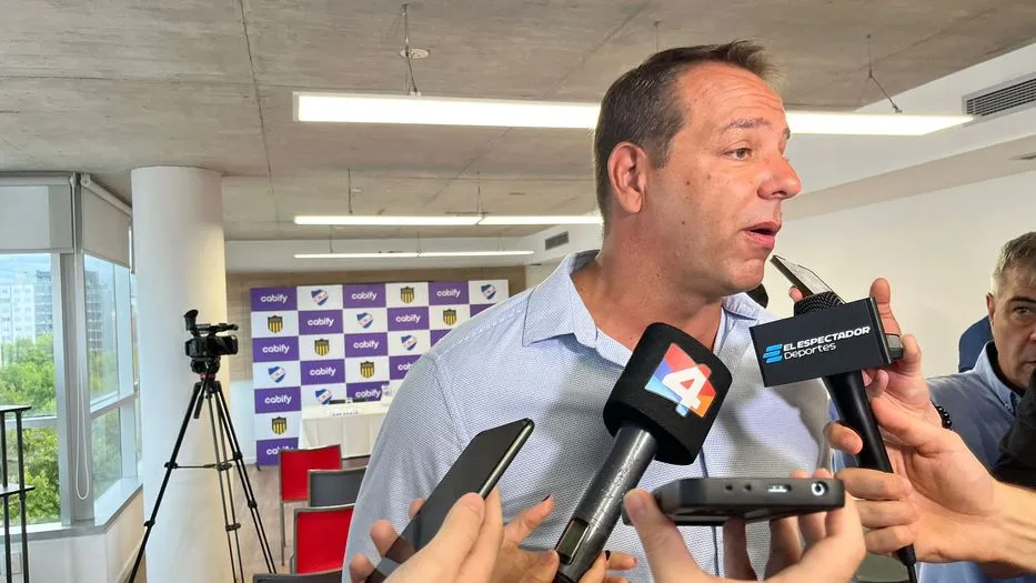 Foto sobre Gremio de árbitros denunciará al presidente de Peñarol, Ignacio Ruglio, tras críticas a las designaciones arbitrales