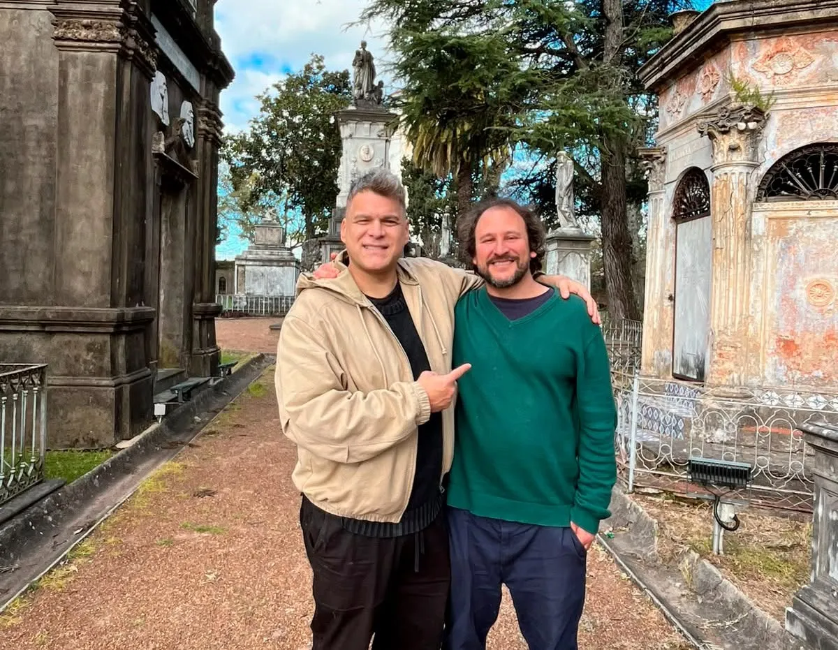 Foto sobre Guillermo Lockhart recorrió el Monumento a Perpetuidad y dejó una donación con mucho misterio