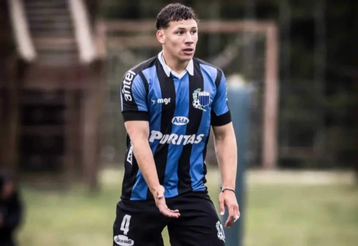 Foto sobre El fútbol está de luto: falleció el sanducero Aldo Pepe, joven jugador de Liverpool de Montevideo