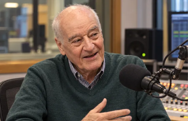 Foto sobre Walter Belvisi: “La radio tiene luces amarillas y algunas rojas, pero debe adaptarse para seguir existiendo”