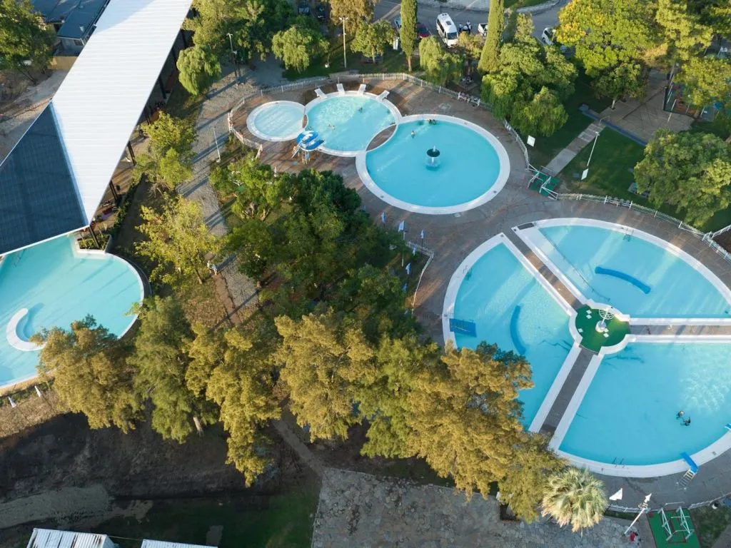 Foto sobre Hombre es imputado tras amenazar con un cuchillo a policías en Termas de Guaviyú