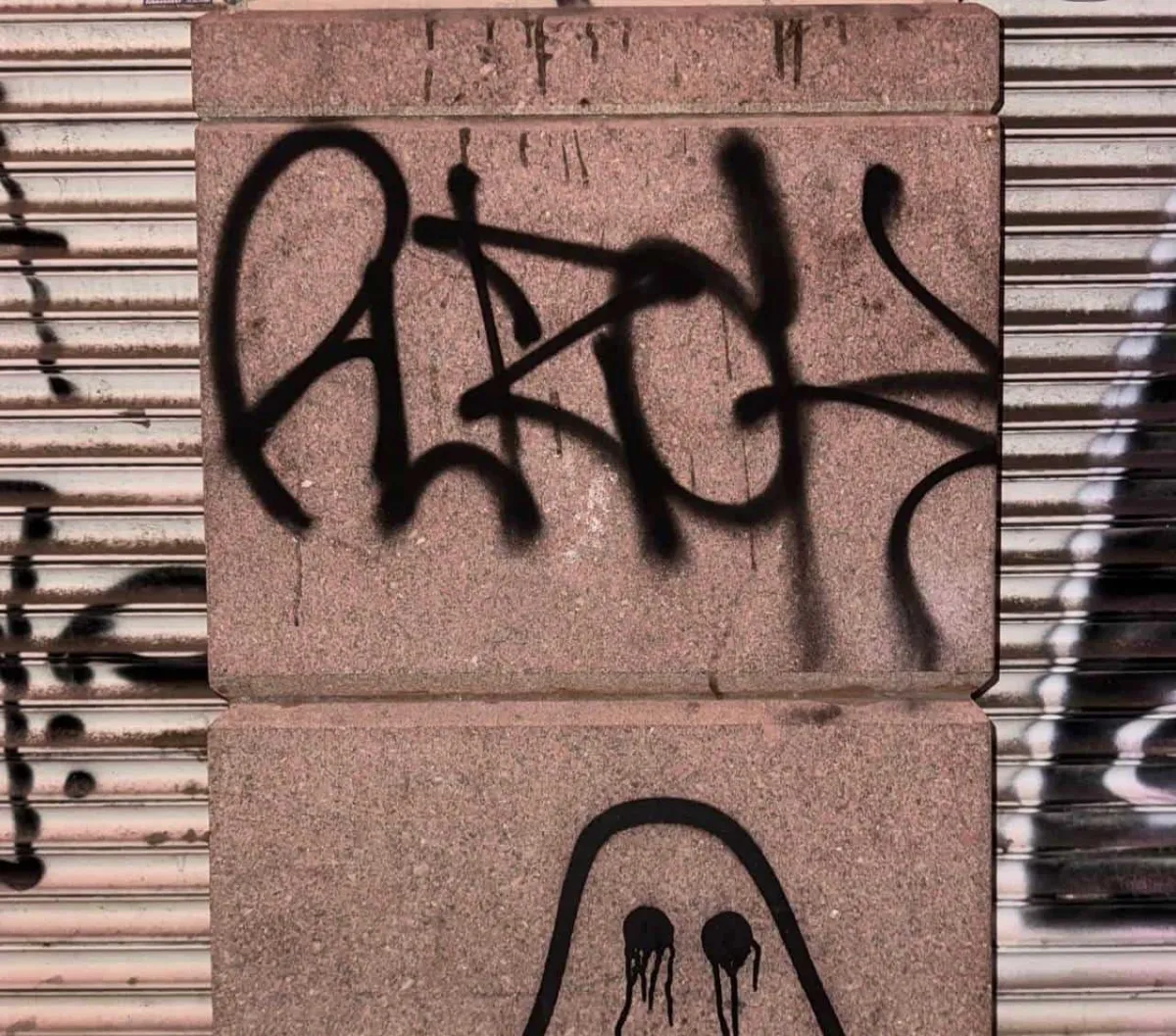 Foto sobre Condenaron al grafitero “Ruzok”: cumplirá cuatro meses de libertad a prueba y realizará tareas comunitarias